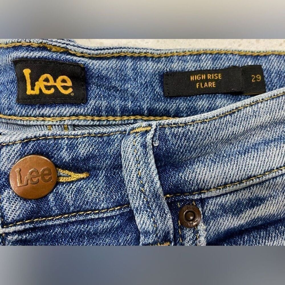 Lee Vintage Modern High Rise Flare Jeans 29x33 NWT Stretch Distressed Denim - Picture 5 of 12